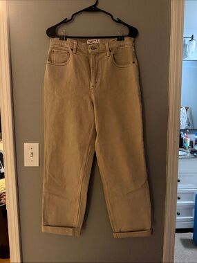 Abercrombie High-Rise Straight Leg Jeans
